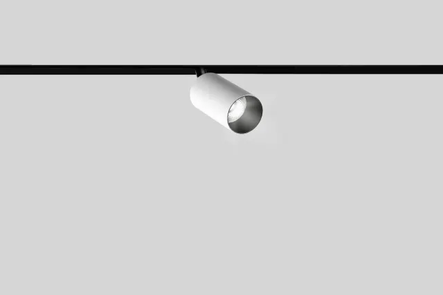 SPOT LIGHT 30 — rail magnétique 48V BOlight, visuel 3